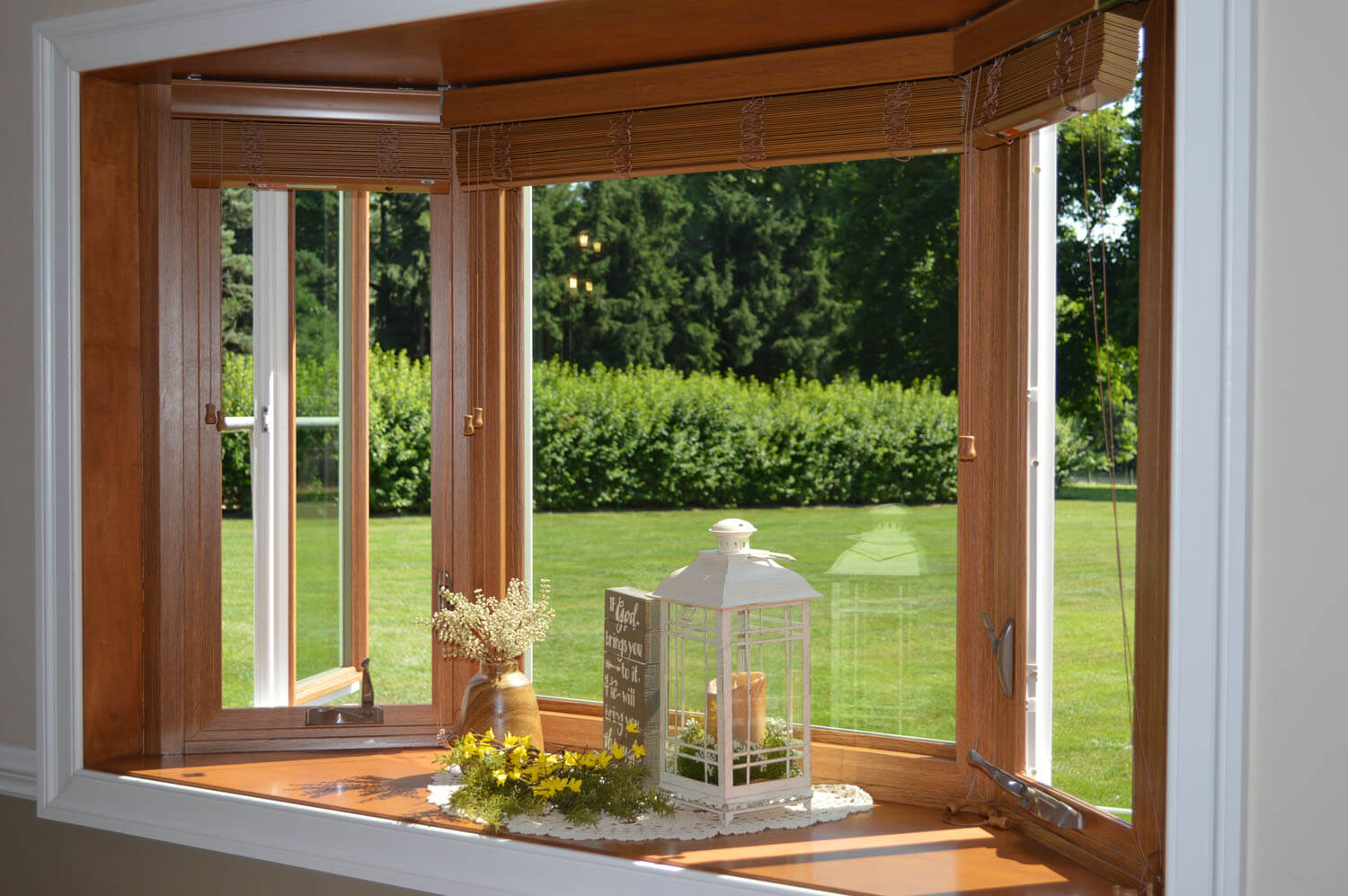پنجره کمانی یا خلیجی (Bow UPVC Window) پنجره کمانی یا خلیجی (Bow UPVC Window)