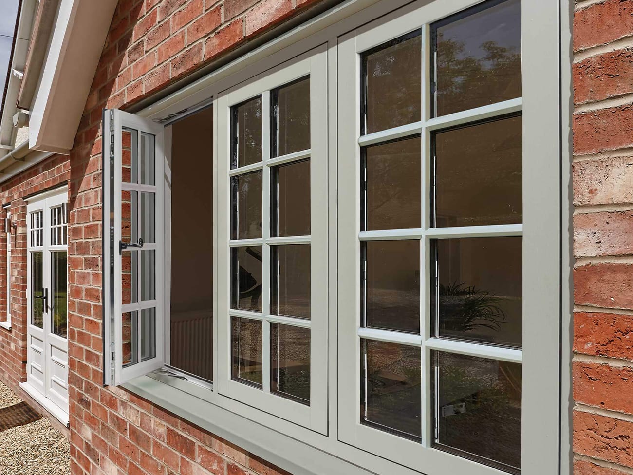 تفاوت UPVC با پنجره معمولی (تک جداره) تفاوت UPVC با پنجره معمولی (تک جداره)